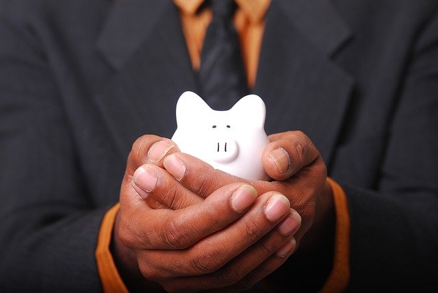 Bancos españoles lanzan depósitos sin rentabilidad: ¿cuáles son las alternativas?